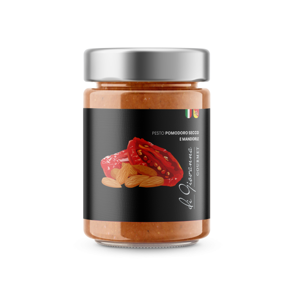 Pesto mit getrockneten Tomaten und Mandeln